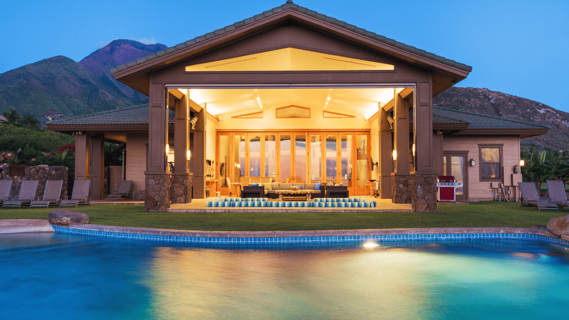 Free-form pool builder in Glendora at Sunset Outdoor Creations